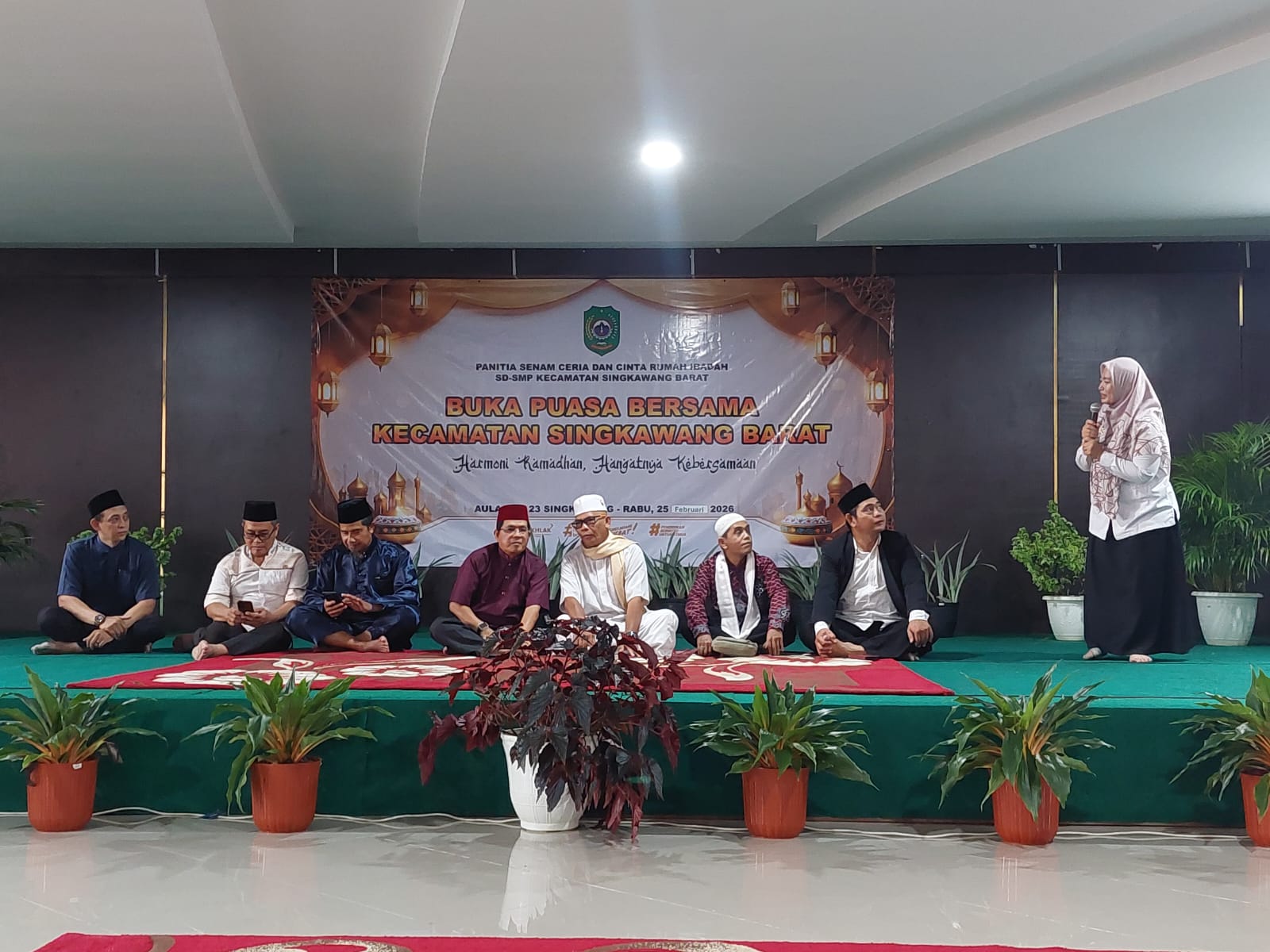 Kultum Inspiratif Warnai Buka Puasa Bersama Disdikbud di SDN 23 Singkawang